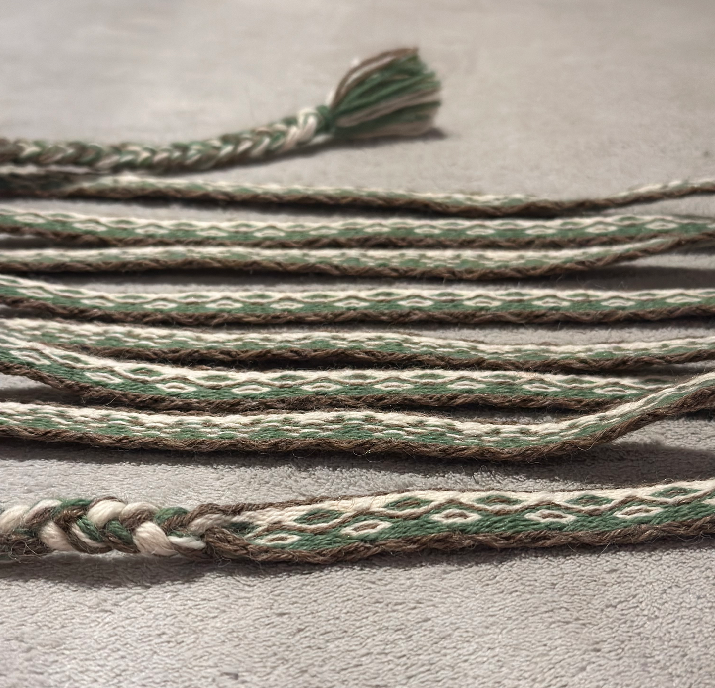 Tablet woven band