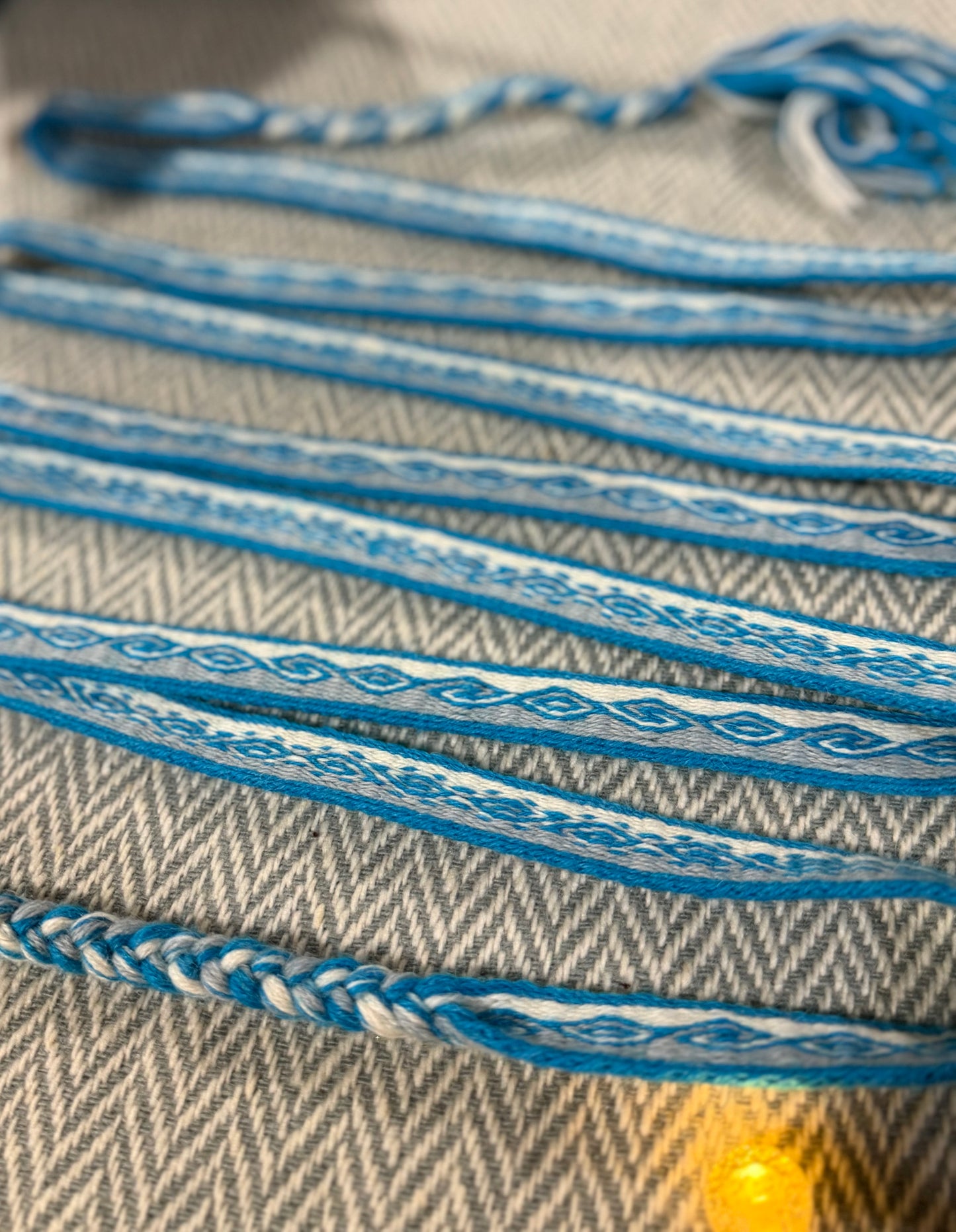 Hand tabletwoven band